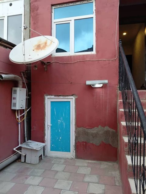 2otaqlı həyət evi. kürsülü