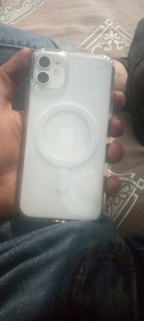 Apple iPhone 11 64 GB Ağ Rəng