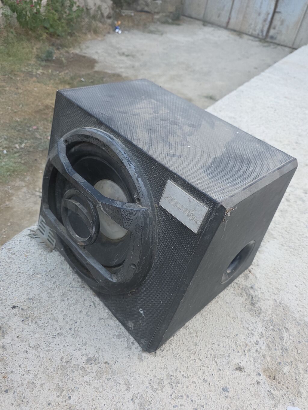 Aktiv bas səsgücləndiricisi (subwoofer) - Korpus: taxta/kompozit, ön — Elektronika, Digah (7)
