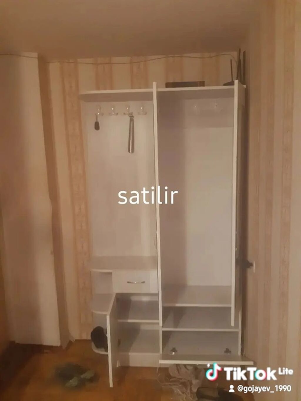 İşlənmiş, 2 qapılı, Güzgülü, Ağ, Açılan, Düz dolab — Mallar, Bakı (2)