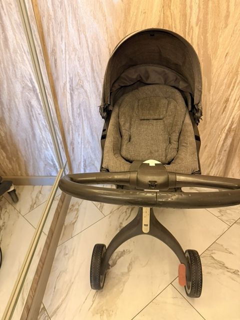 Stokke uşaq arabası – üçtəkərli, kompakt və manevrli model — Strollers