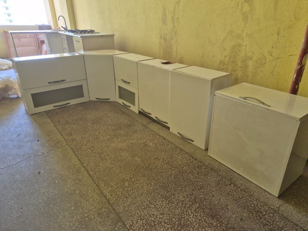 Metbex mebeli əla vəziyətdə uzerində qaz,moyka,aaperator verilir Unv — Mebel, Masazır