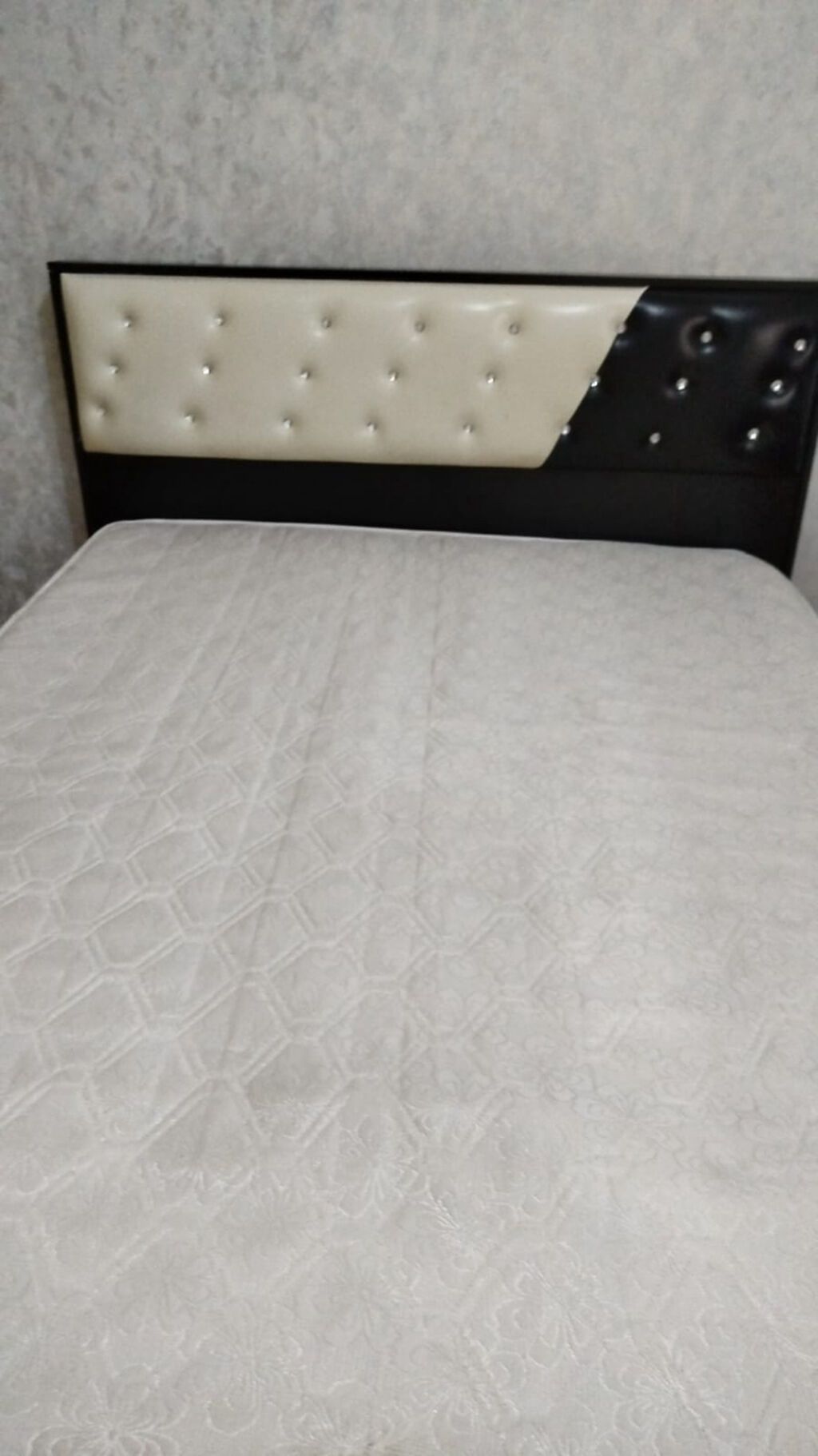 İşlənmiş, İkinəfərlik çarpayı, Bazasız, Matras ilə, Siyirməsiz — Mebel, Bakı (2)