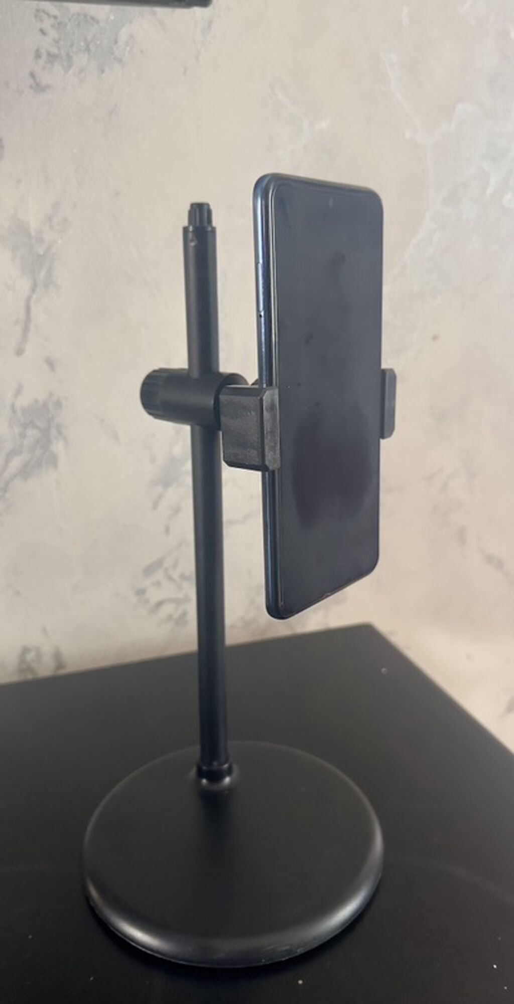 Metaldan hazırlanıb Xüsusiyyətlər: - Material: metal gövdə və ağır