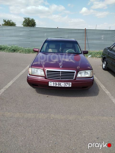 Mercedes-Benz C-Class: 2.2 l | 1995 il Sedan