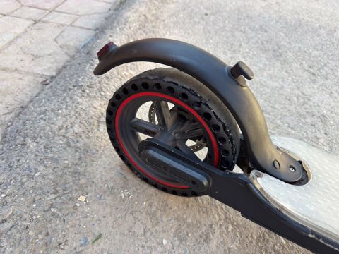 Elektrik skuter – şəhər içi rahat və sürətli hərəkət üçün Model