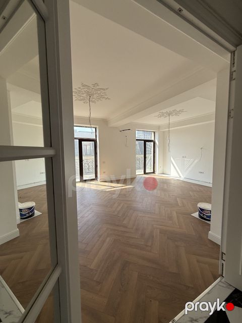 Satılır 3 otaqlı yeni tikili 145 m²