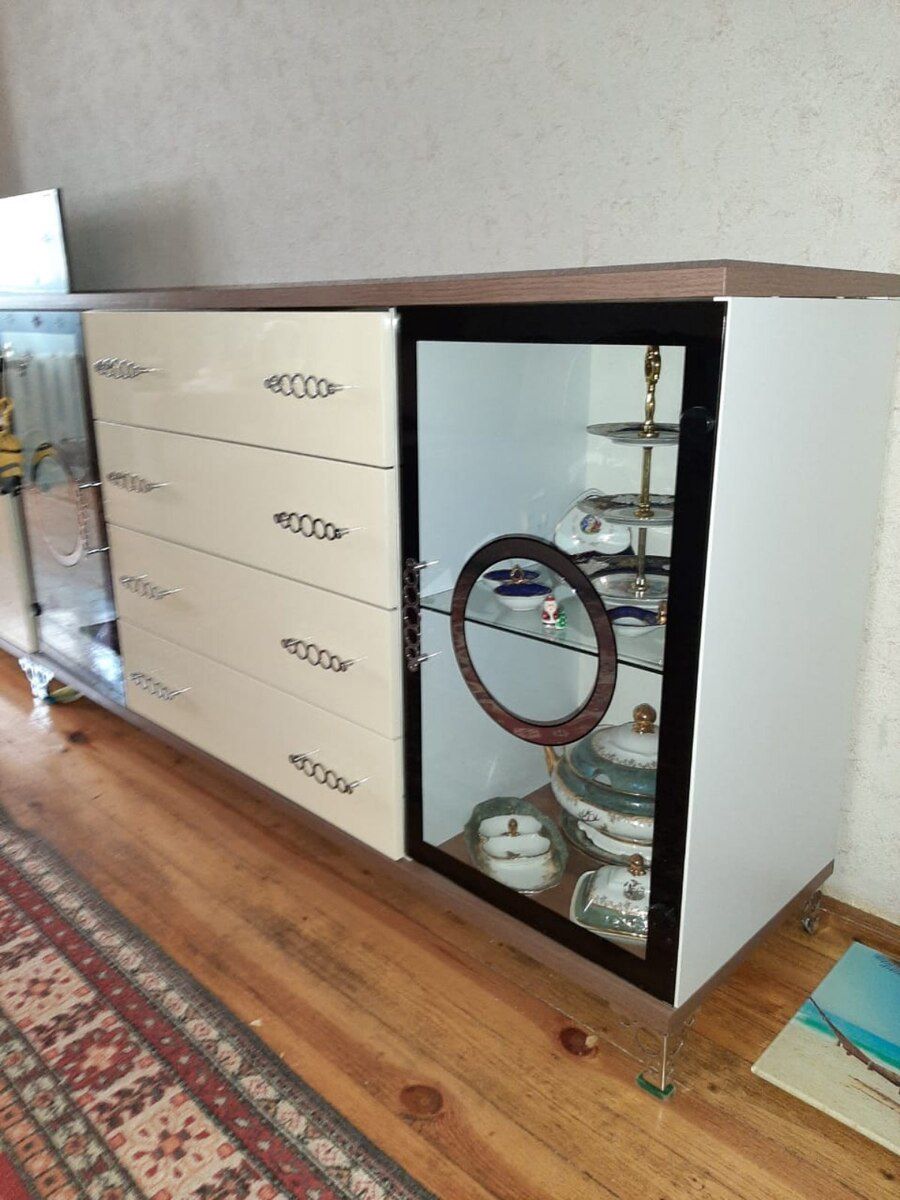 Güzgülü komod — Komodlar və tumbalı, Bakı