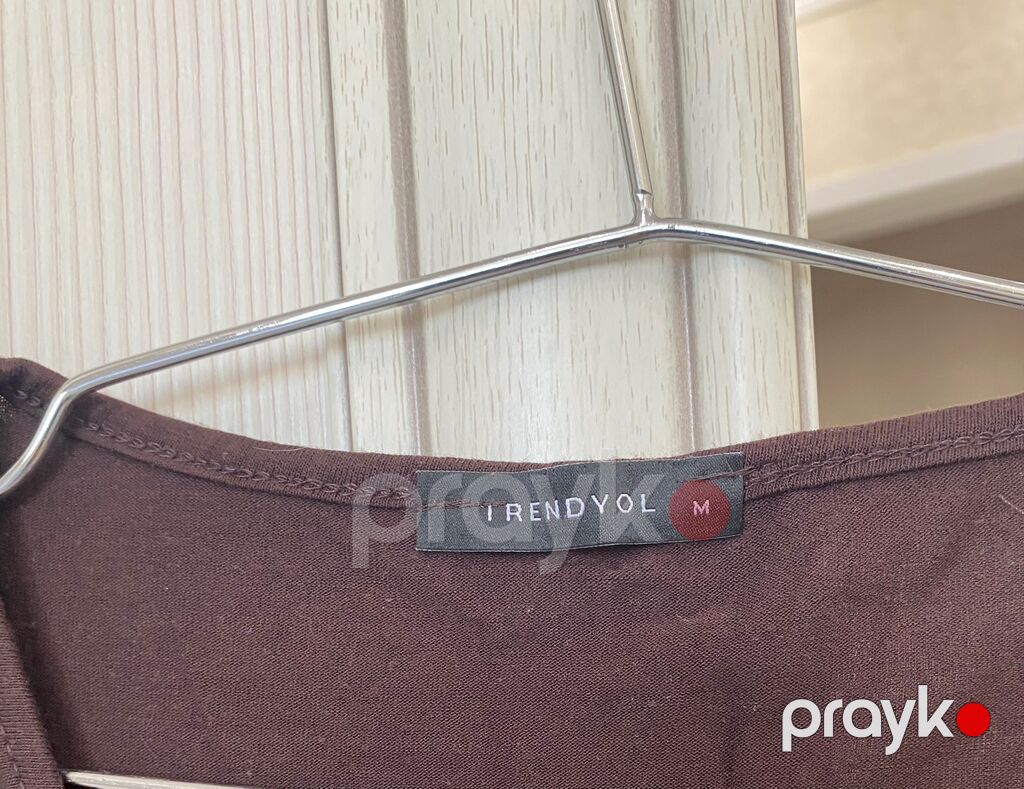 Trendyolmilladan alınıb, crop, yaxası çarpaz açıq modeldir, az — Şəxsi əşyalar, Bakı (2)