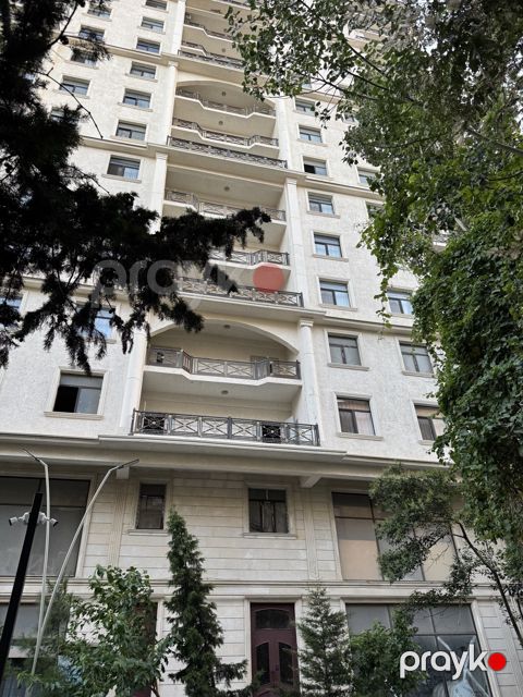 Satılır 3 otaqlı yeni tikili 137 m²