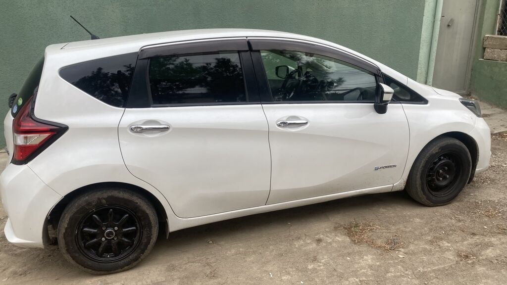 Nissan Note e-POWER, ağ rəng, 5 qapılı hatchback. Əsas xüsusiyyətlər — Avto, Bakı (3)
