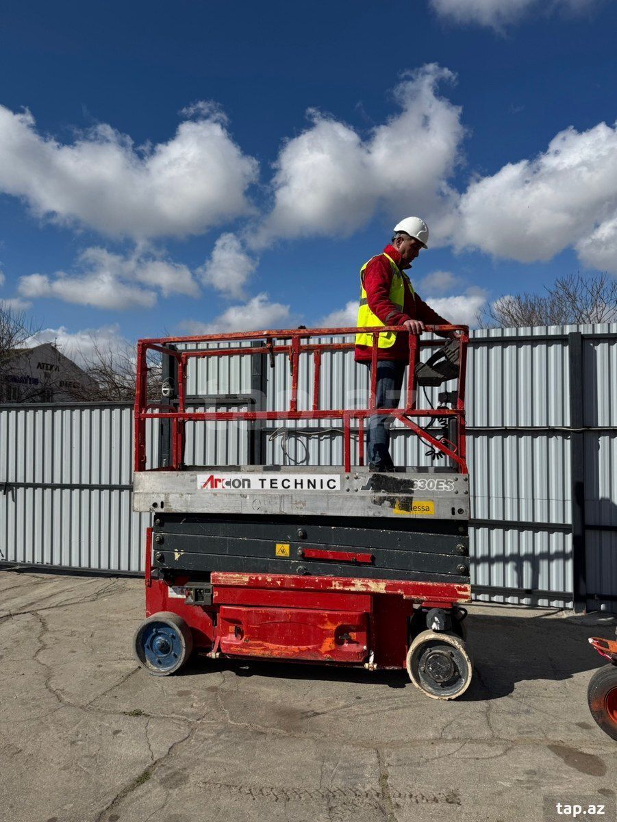 Elektrik qayçı səbət JLG 2630 ES (10 metr qayçı səbət) — Avto, Bakı