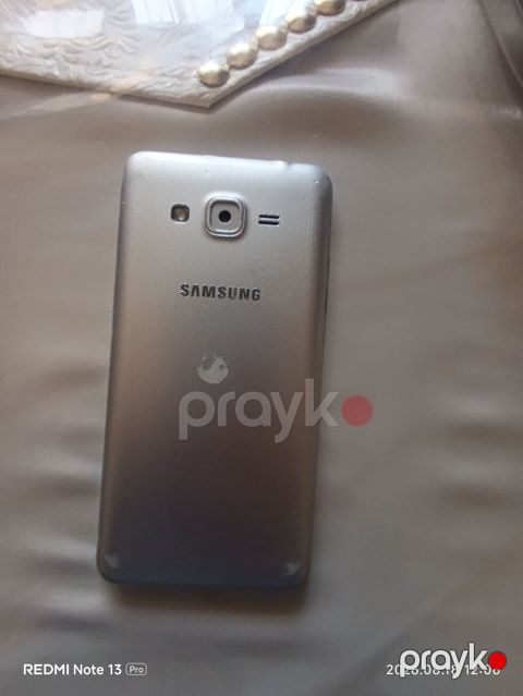Samsung 8 GB, rəng - Gümüşü, İki sim kartlı