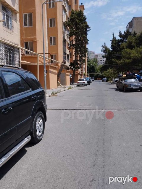 Satılır 3 otaqlı köhnə tikili 80 m²