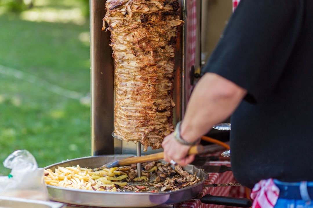 Dönərçi köməkçisi tələb olunur — Vakansiyalar, Bakı (2)