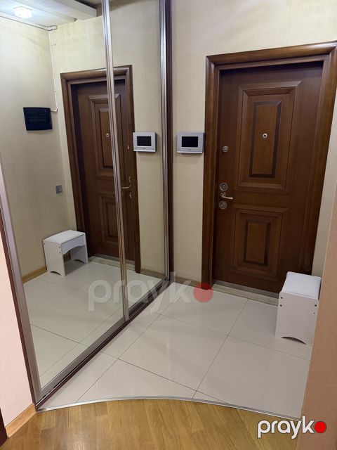 Satılır 3 otaqlı köhnə tikili 85 m²