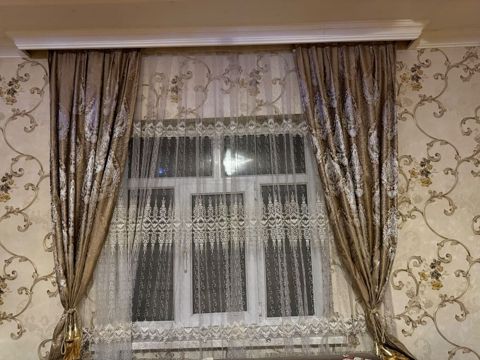 Şəkillərdə təqdim olunan dəstlər: klassik pərdə və tül kompozisiyaları