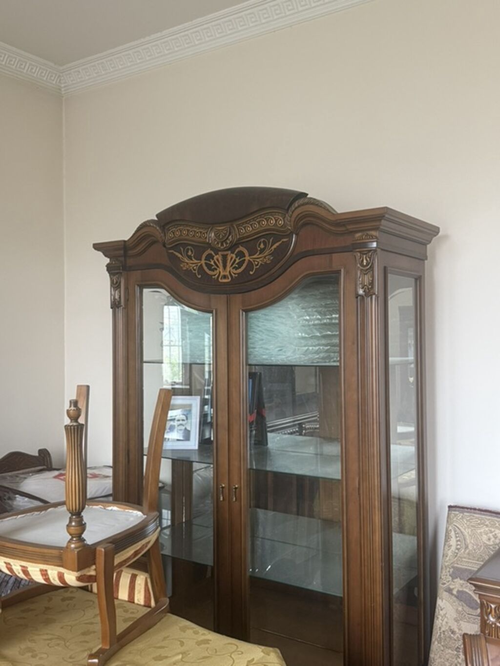 Klassik üslubda qonaq otağı üçün vitrin və bufet-drezuar dəsti — Mebel, Bakı