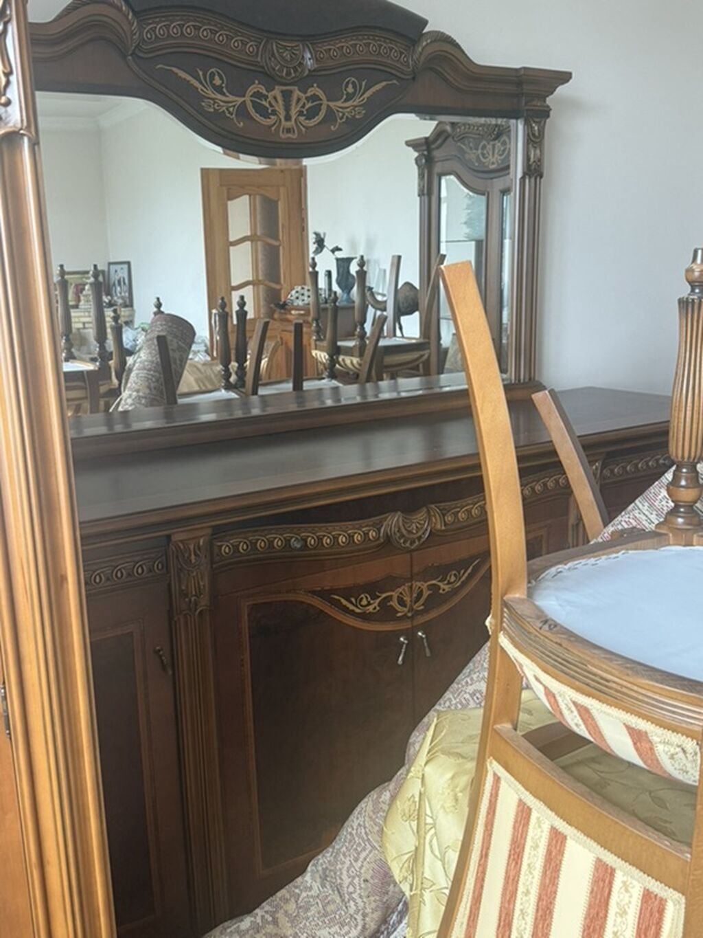 Klassik üslubda qonaq otağı üçün vitrin və bufet-drezuar dəsti — Mebel, Bakı (4)