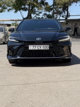 Toyota Camry, 2.0 L, 1 kWh, 2025 il, 10 000 km — Автомобили