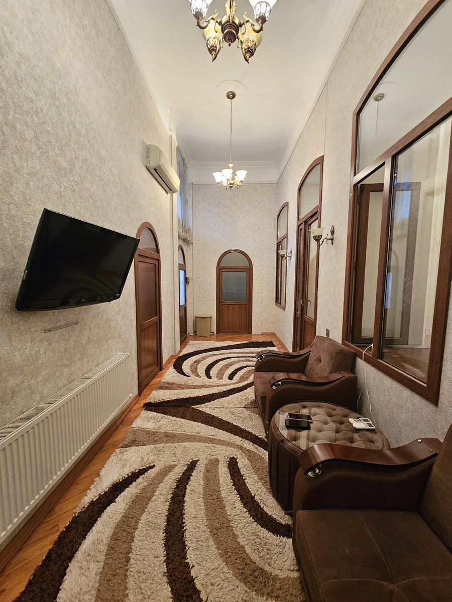 İcarəyə verilir 3 otaqlı köhnə tikili 120 m² — Mənzil, Bakı