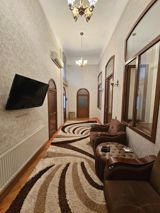 İcarəyə verilir 3 otaqlı köhnə tikili 120 m² — Mənzil