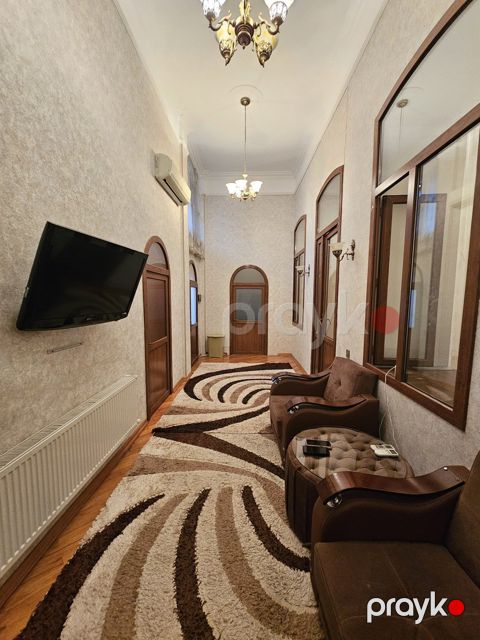 İcarəyə verilir 3 otaqlı köhnə tikili 120 m²