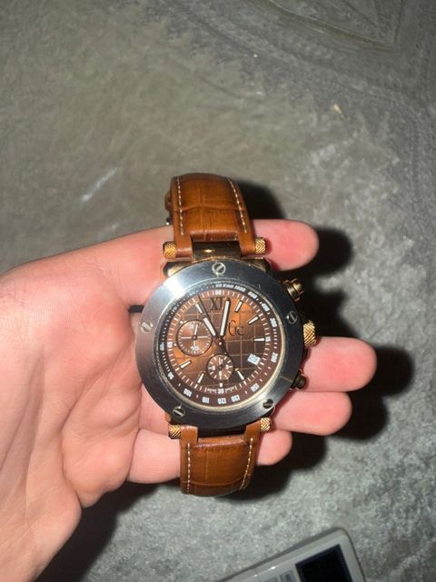 Guess Collection qol saatı