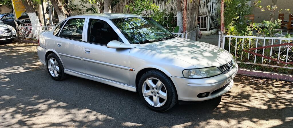 Opel Vectra: 1.8 l | 2001 il 317000 km Sedan — Avtomobillər, Bakı (2)