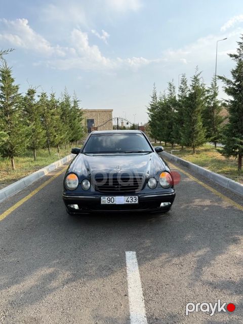 Mercedes E 280, 2.8 L, 2001 il, 450 000 km