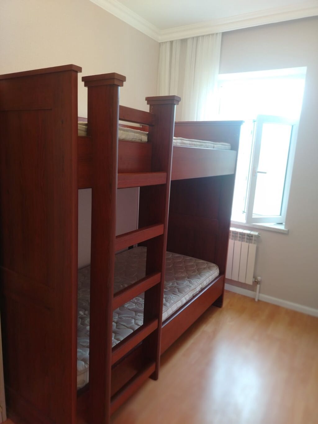 İki mertebe kravat. 150azn. teze kimidir. Matras var. Ünvan Abşeron