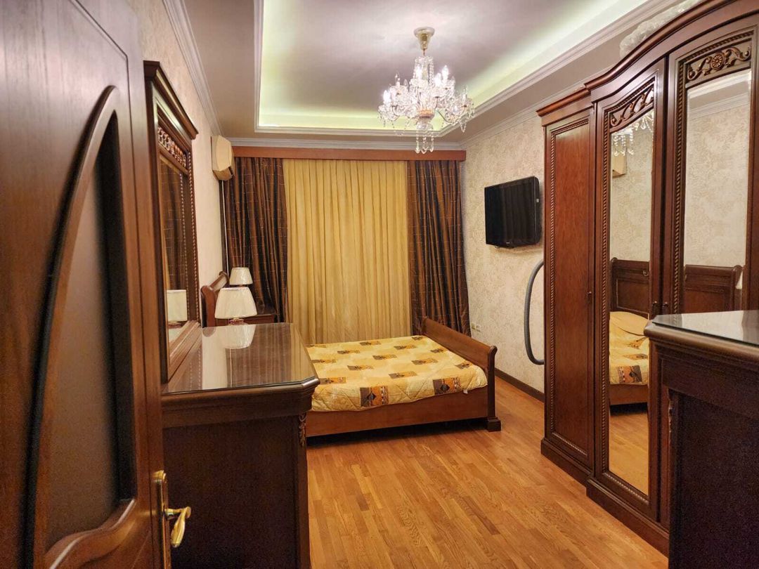 İcarəyə verilir 5 otaqlı köhnə tikili 210 m² — Mənzil, Bakı (7)
