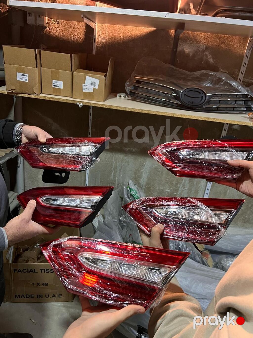 Toyota Camry üçün orijinal işıq-optika və aksesuar dəsti Tərkib: - Ön — Ehtiyat hissələri, Digah (4)