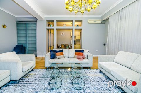 İcarəyə verilir 4 otaqlı yeni tikili 180 m²