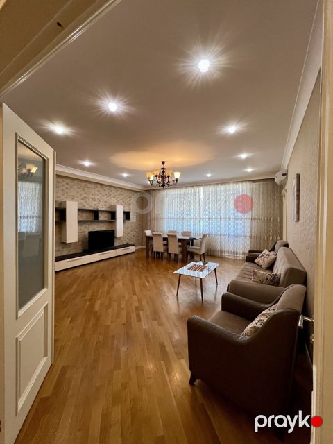 Satılır 3 otaqlı yeni tikili 170 m²
