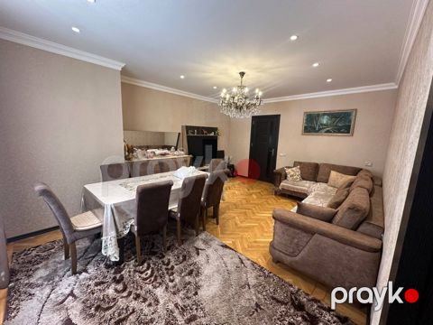 Satılır 4 otaqlı köhnə tikili 115 m²