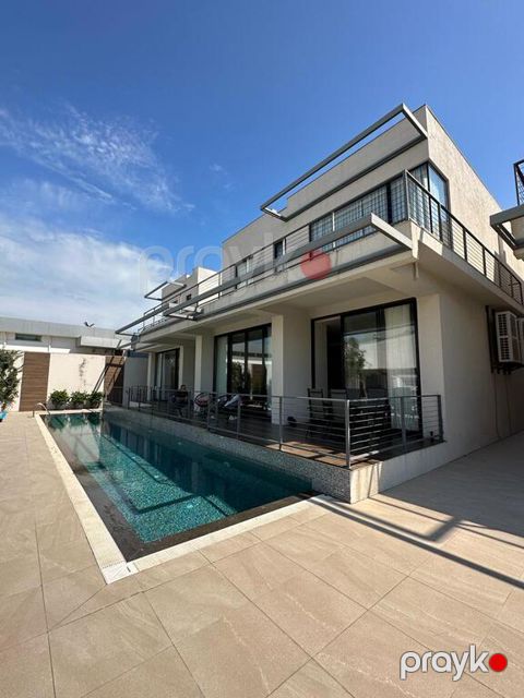Satılır 7 otaqlı həyət evi/bağ evi 600 m²