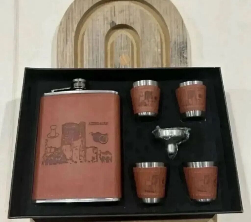 Dəri örtüklü metal ciblkasa dəsti - Tərkib: 1 ədəd ciblkasa (flakon) — Mallar, Bakı (4)