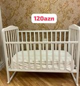 Oğlan və qız üçün, İşlənmiş, Dördbucaq, Beşik, Dəstsiz, Matras ilə, Yellənmə mexanizmi ilə — Мебель