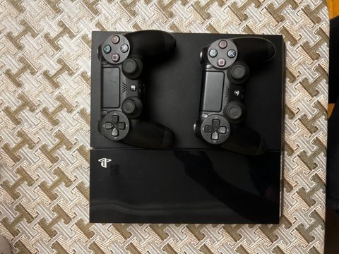Playstation 4 — Gaming consoles