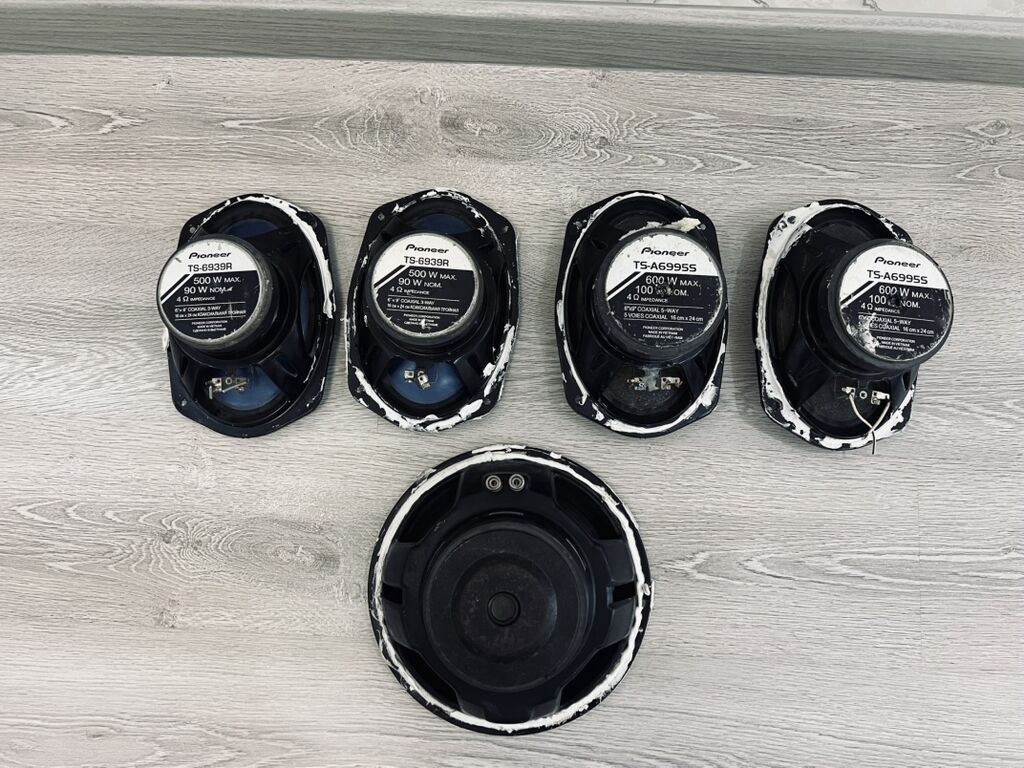 Avtomobil üçün səs sistemi dəsti Tərkib: - 4 ədəd Pioneer 6x9