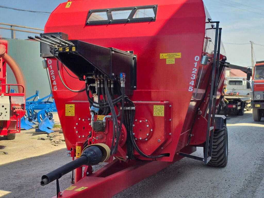 Tiremix Y-12 yem qarışdırıcı və paylayıcı qoşqu - Brend/model: Ak — Kənd təsərrüfatı avadanlığı, Bakı (3)