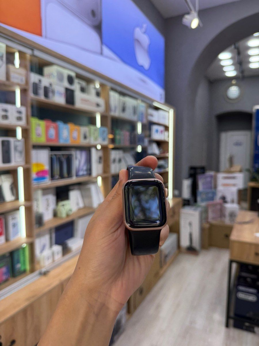 Apple Watch Series 4 Aluminum Gold 40mm — Elektronika, Bakı