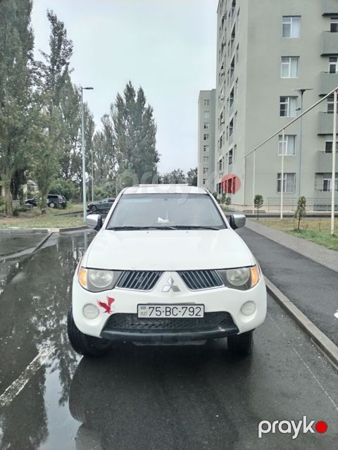 Mitsubishi L200: 2.4 l | 2008 il 302118 km Pikap