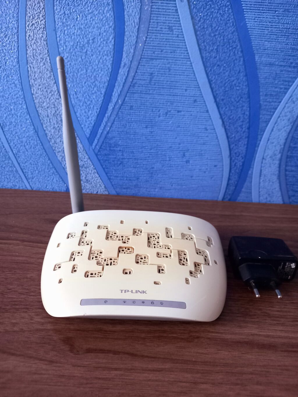 TP-Link simsiz Wi‑Fi routeri - Brend/model: TP-Link (1 ədəd xarici