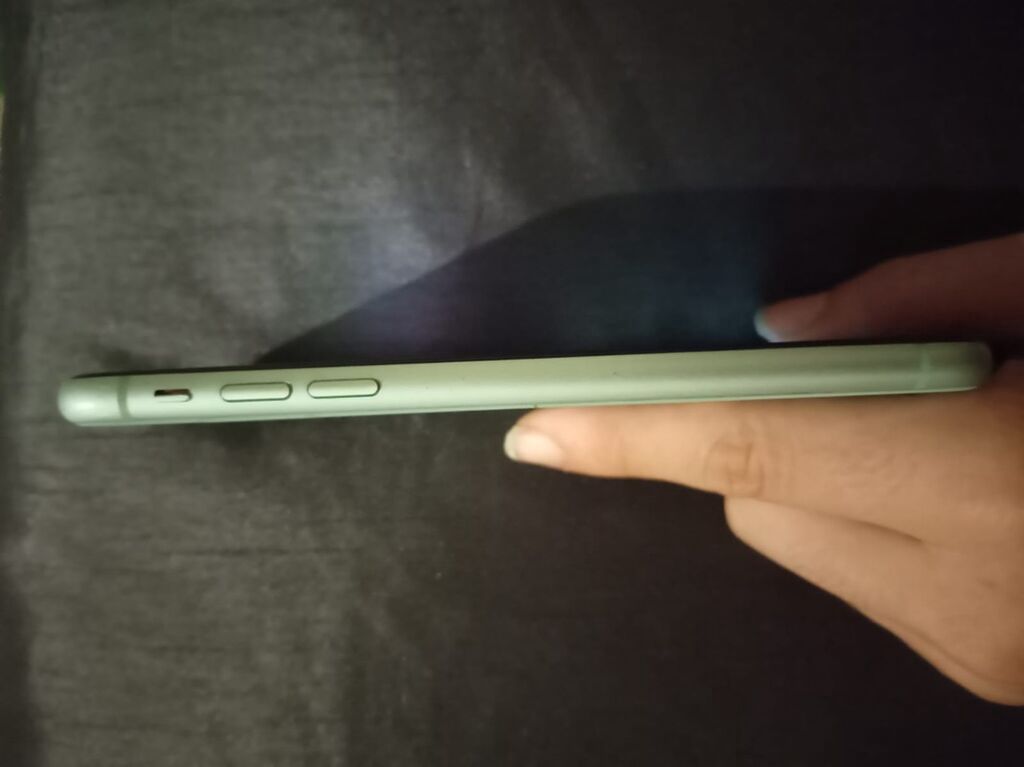 IPhone 11, Yaşıl, Qırıq — Apple iPhone, Bakı (4)