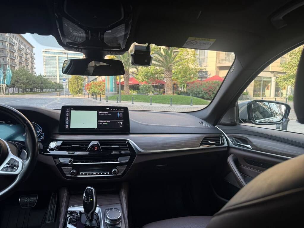 BMW 530e, 2.0 L, 12 kWh, 2021 il, 111 000 km — Avtomobillər, Bakı (11)