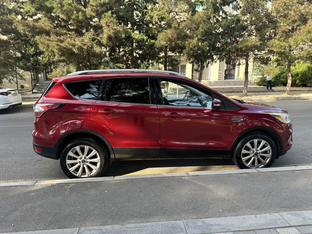 Ford Kuga: 1.5 l | 2017 il 248000 km Krossover — Avtomobillər, Masazır (4)