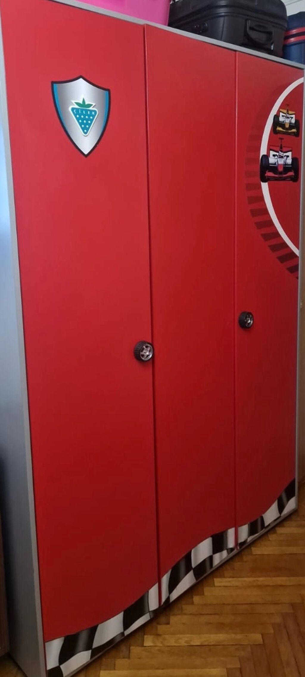 Oğlan üçün, İşlənmiş, 3 qapılı, Açılan, Düz dolab — Mebel, Bakı