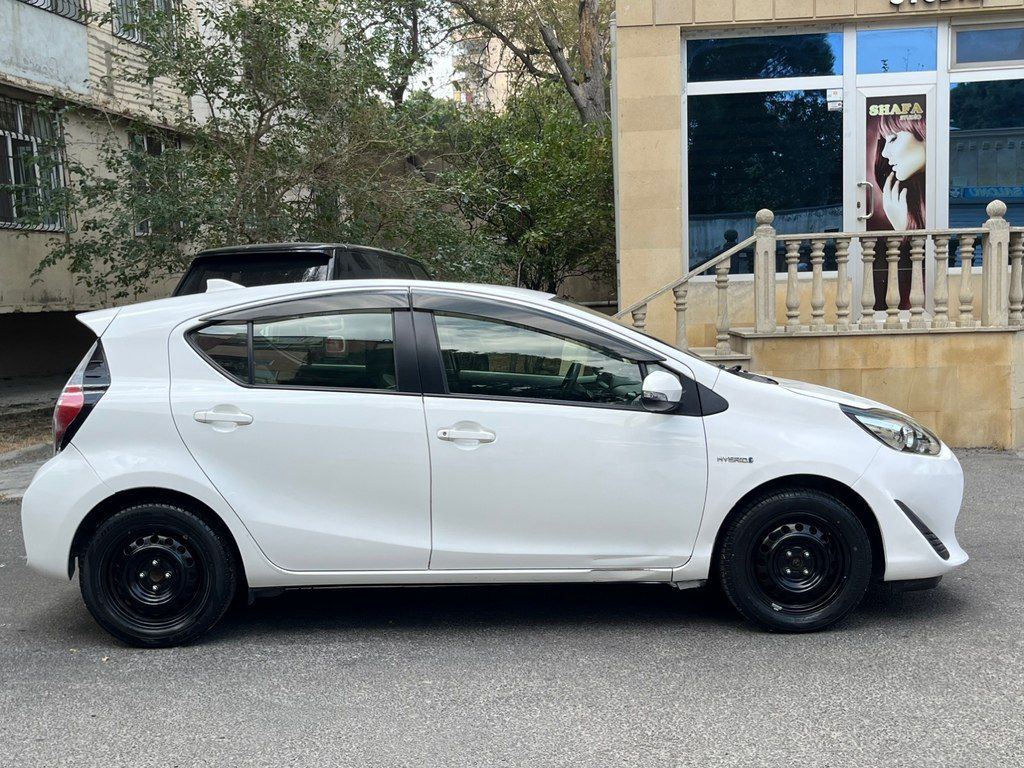 Toyota Aqua, 1.5 L, 0.87 kWh, 2018 il, 116 765 km — Avtomobillər, Bakı (3)
